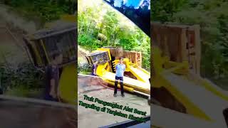 Download lagu Truk Pengangkut Alat Berat Terguling di Tanjakan Ekstrim - Kolaka Utara mp3 Download lagu Truk Pengangkut Alat Berat Terguling di Tanjakan Ekstrim - Kolaka Utara mp3
