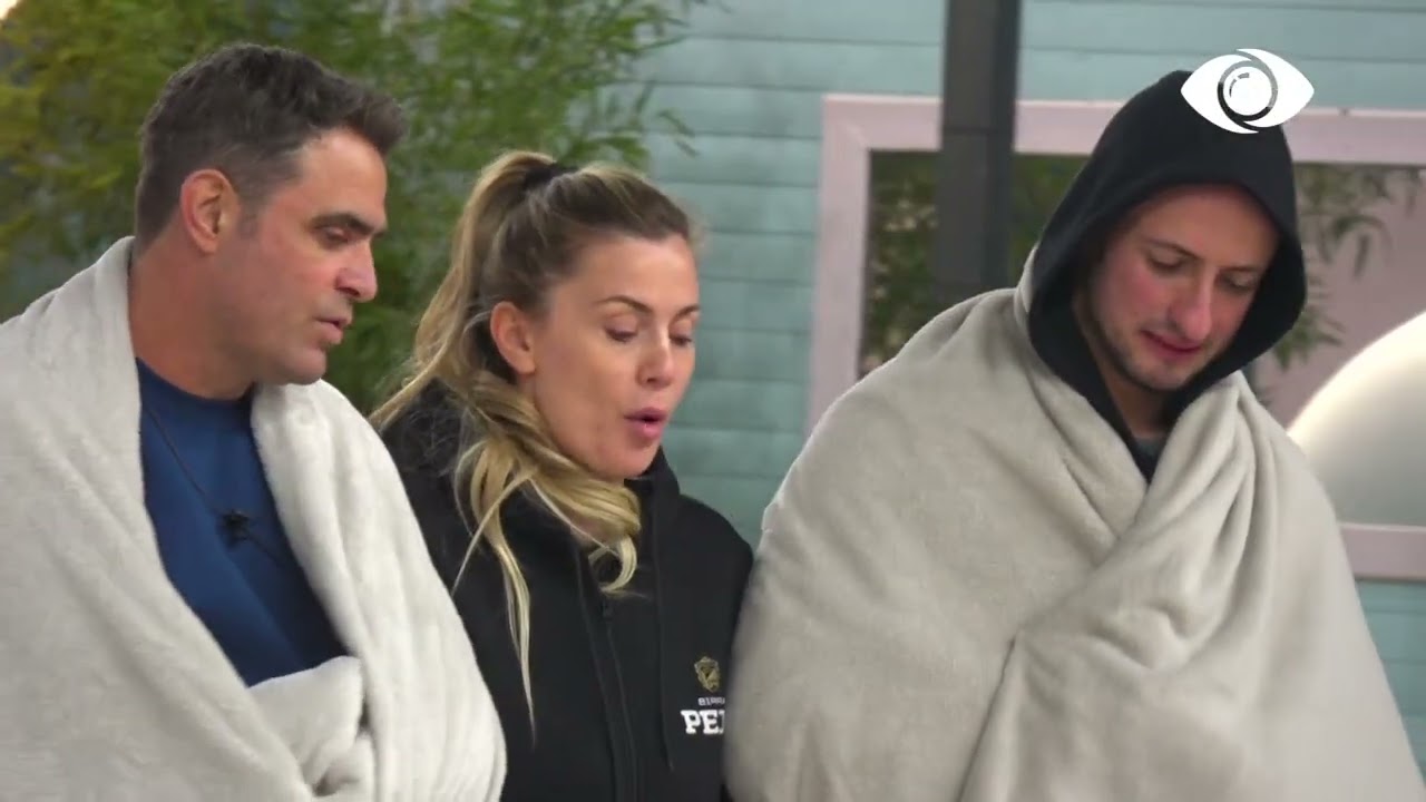 A je te grupi im?/ Olta bisedon me banorët