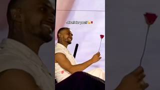 The male dancer really wanted to give the rose to Lisa!! 🤭🌹 #blackpink #lisa