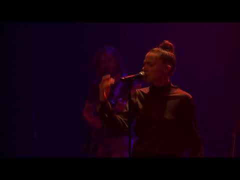 "Elle adore le noir"  - Extrait AB Show Hommage ARNO