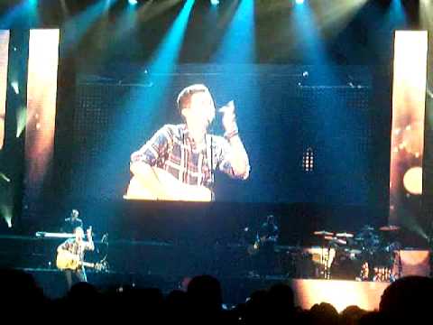 AMERICAN IDOL LIVE TOUR 2011 SLC, UTAH (Are you going to kiss me or not)