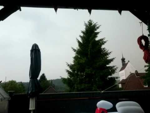 Blitzeinschlag mit knall und Schreck