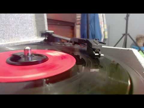 Spinning Queen's 'Another One Bites the Dust' 1980 45 RPM Single