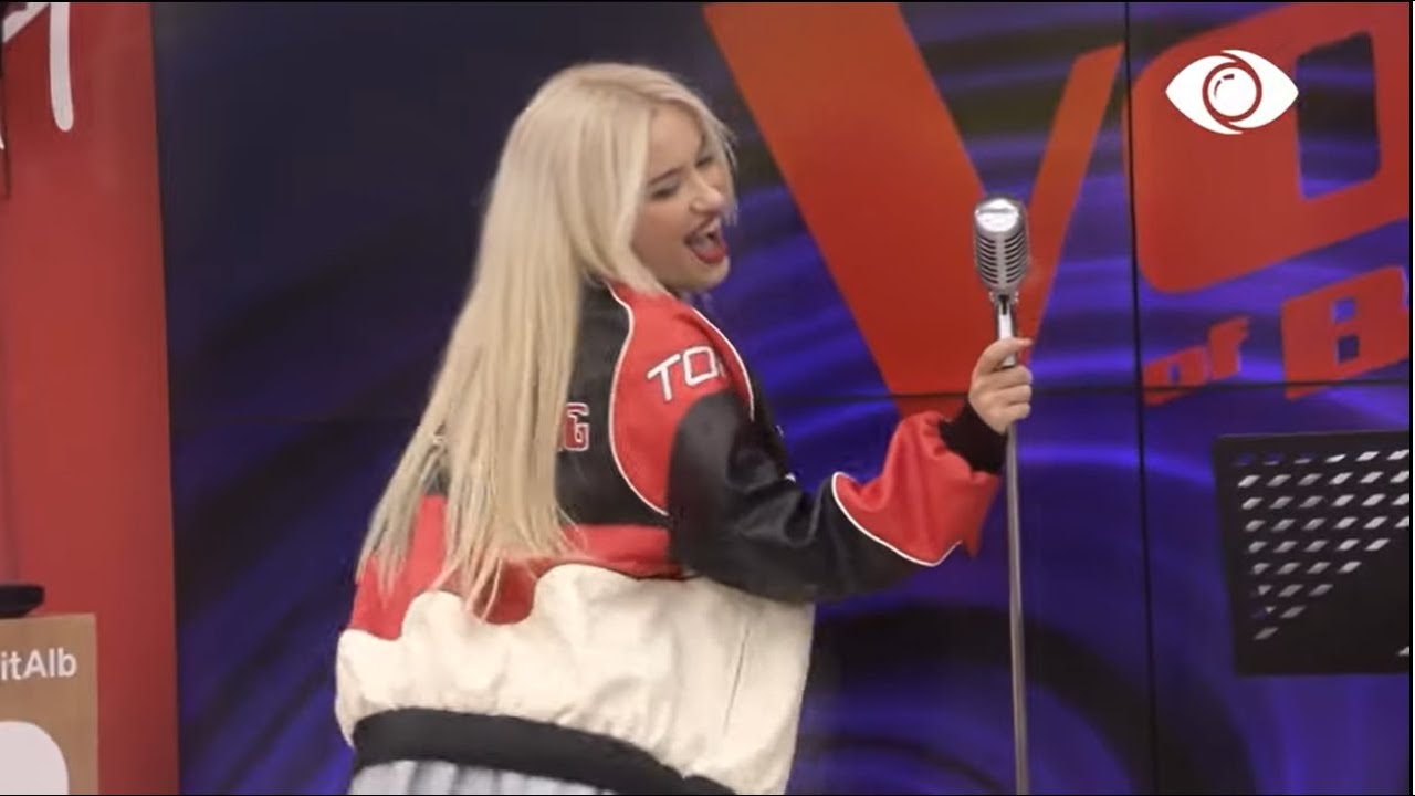 Dea Michel performon, nuk nguron të ngacmojë edhe Amosin