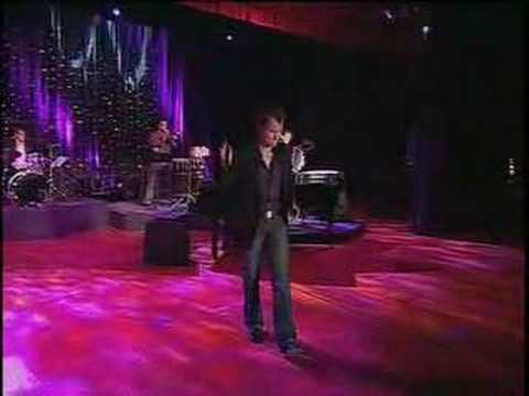 Matt Morgan sings "Chitarra romana"