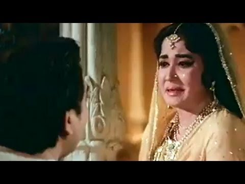 Pradeep Kumar's Love for Meena Kumari - Bahu Begum Scene