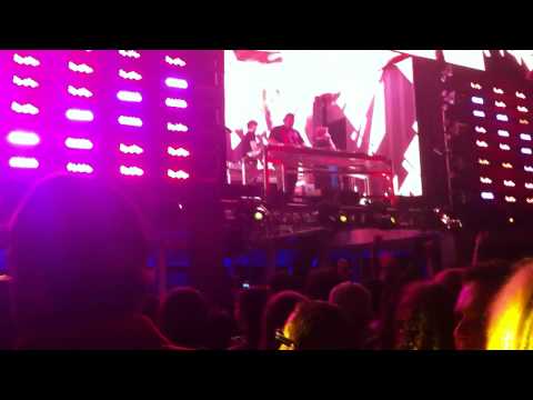 JUNIOR SANCHEZ @ SIZE MATTERS POOL PARTY.MOV