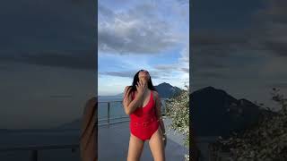 bikini TikTok be like..