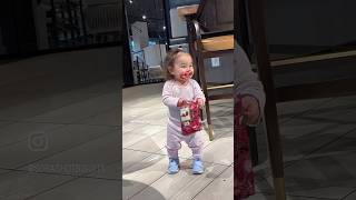 little miss sora with her favorite 🍓 snacks #traderjoes #babygirl #駐在妻 #アメリカ生活 #トレジョ #駐在生活