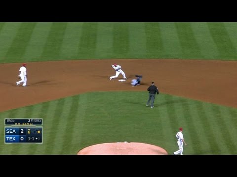 SEA@TEX: Bass gets Weeks to bounce into a double play
