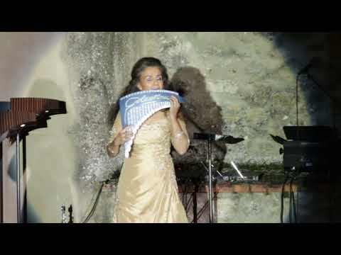 Daniela de Santos - die Königin der Panflöte -  El Condor Pasa