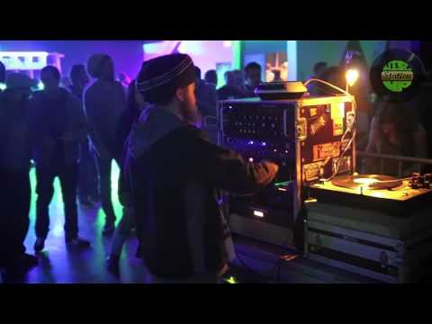 Roots Powa ft. Ras Hassen-Ti plays Sister Naffi-I : Hear Me When I Call @ Montpellier Dubsplash #11