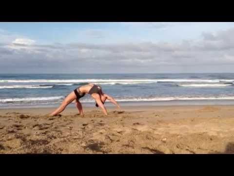 Sunrise Beach Yoga FLOW - Chaturanga variation - Wild Thing - Uttanasana Bind