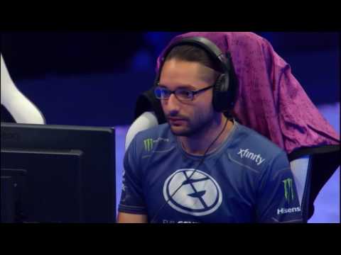 UMVC3 EVO 2017 Grand Finals Ryan LV vs Chris G