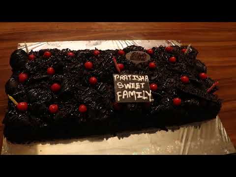 Muhurat Of Bhojpuri film "Jhansi ips" and Birthday Celebration of actress pratiksha upadhyay.