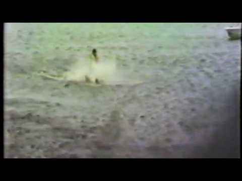 Cindy Barefoot's behind 74' POCO MAS - Youtube Video