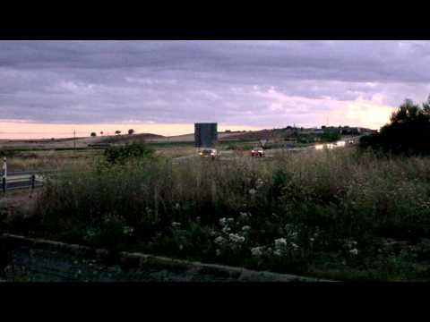 N-120 cruce de Villarejo de Órbigo. Anocheciendo en León