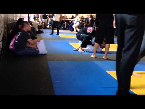 2014 The Baddest Blue Sub-Only Tourney - Odie's 1st match (Cobrinha BJJ)