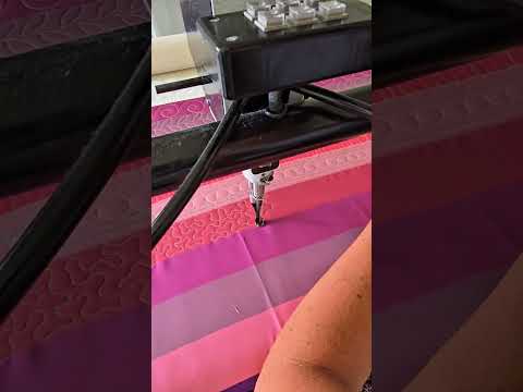 How to Quilt a Stipple Motif – Free Motion Quilting Tutorial