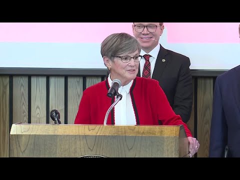 Kansas Gov. Laura Kelly announces Chiefs' move to Kansas