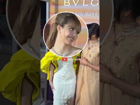 Lisa is funny without even trying 🤣😎 #lisa #funny #fypシ゚viral #ytshorts #blackpink @wearelloud