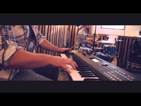 Hold Up - Give life back to music (Daft Punk cover) feat. Derek 'Doc' O' Connor