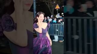 Download lagu WOW.. PARK SHINHYE LOOKS SO BEAUTIFUL AT SBS AWARD 2024 mp3