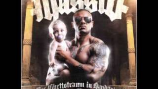 Massiv feat. Kollegah - Oberarme angespannt 2010 [Der Ghettotraum in Handarbeit]