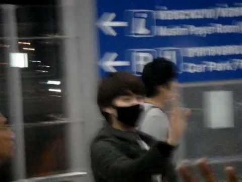 [Fancam] 120320 Kyuhyun at Suvannabhumi Airport back to Korea (CF Masita)