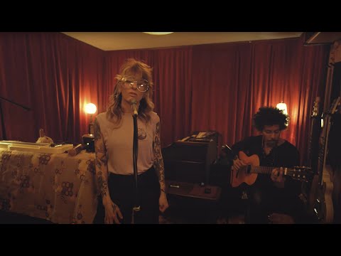 Kendra Morris - Something In Common [LIVE AT PORTAGE LOUNGE]
