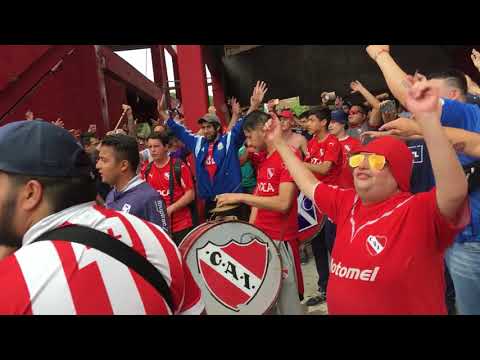 "Entrada hinchada de independiente" Barra: La Barra del Rojo • Club: Independiente