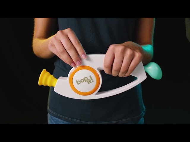 Vídeo relacionado con Hasbro Gaming Bop It! Electronic Game for Kids Ages 8 and up