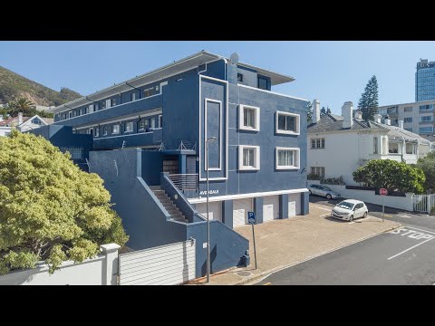 2 Bedroom Flat in Three Anchor Bay