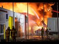 Grote brand op Alkmaars industrieterrein Beverkoog: veel rook- en geuroverlast
