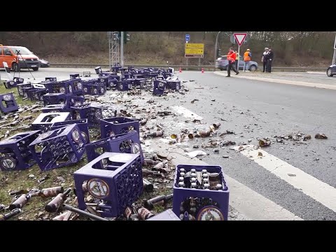 "They call it the beer curve": Police assess another beer truck accident near Neudrossenfeld