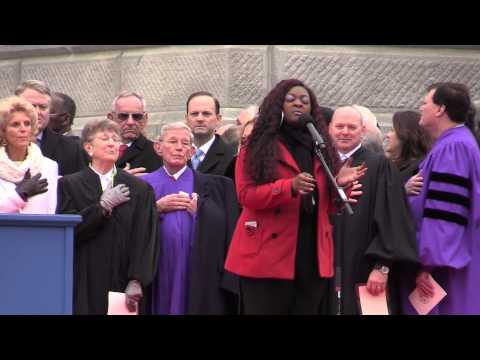 American Idol's Candice Glover sings the National Anthem