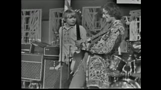 Yardbirds Shapes Of Things - Train Kept&#39; A Rollin&#39; live (NOT OFFICIAL RELEASE)
