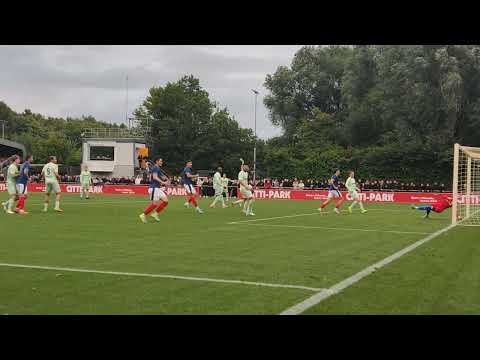 Das wichtige 2:1 von Louis Köster im Oberliga-Spiel Holstein Kiel II vs. PSV Neumünster
