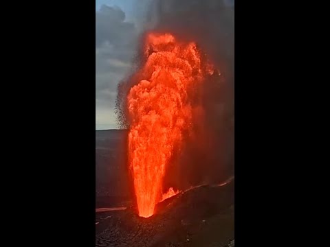 Hawaii's Kilauea Volcano Spews Lava 1000 Feet High