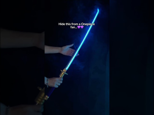 Vídeo relacionado con AMONT - Réplica de Katana Japonesa en Bambú - Modelo Sandai Kitetsu Zoro en Madera - Serie One Piece - 107 Cm