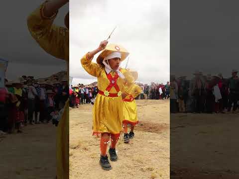 Bailando El Pallo de  Santigo de Chuco  #travel #pallo  #rutasypaisajes #baile #fiestademipueblo #eo