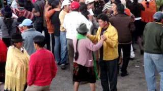 preview picture of video 'Fiesta de Año Nuevo en el pueblo Zumbahua, Ecuador'