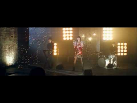 Yeah Yeah Yeahs - Heads Will Roll [HQ]