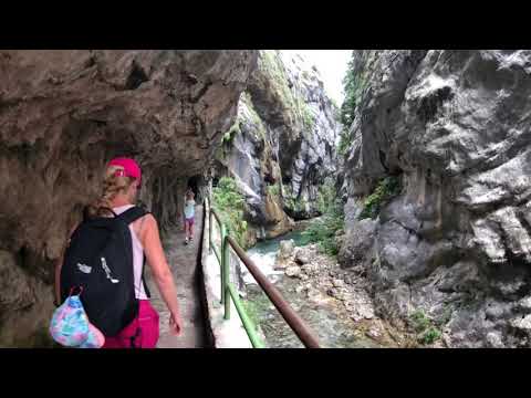 Breathtaking Canyon Picos de Europa - Ruta del Cares, Cain