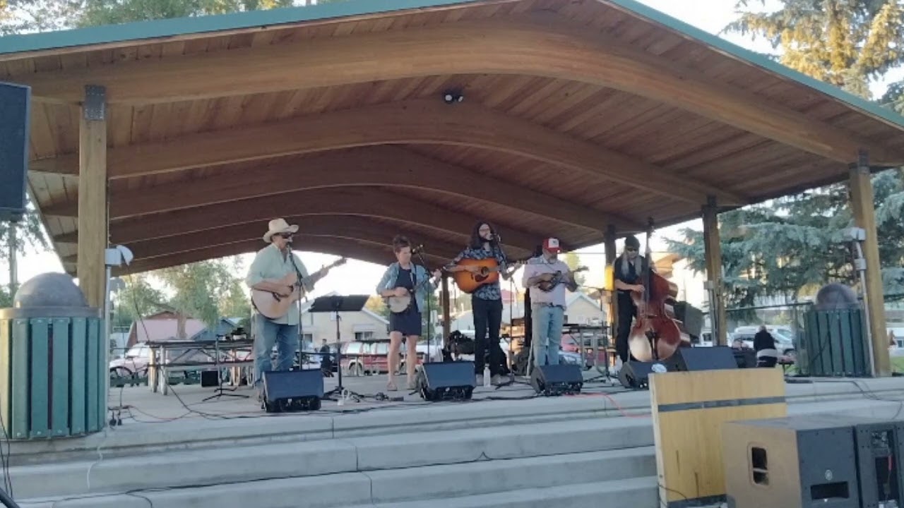 Promotional video thumbnail 1 for Fingerpickin' Good!