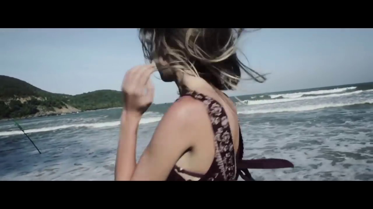 Клип посмотреть штиль. Цитата хочется уехать далеко далеко. Увезу на море песня. Песня я заберу тебя на море. Море забери меня.