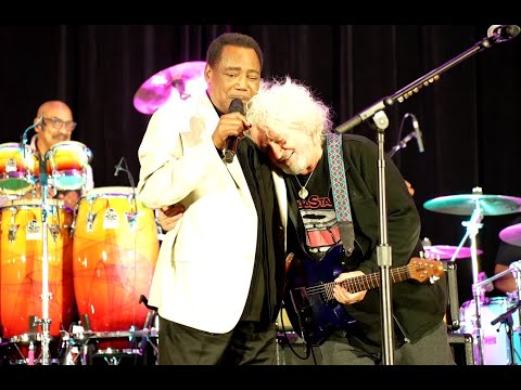 George Benson and Steve Lukather performing in concert in Phoenix January 2025