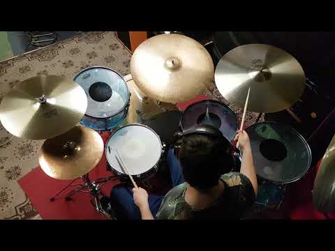 Paiste 24" 2oo2 (1976) Ride vs Giant Beat Multi (2015)