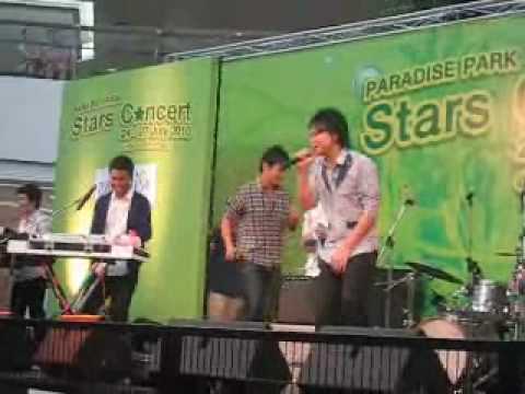 Two Stamp Cutto Tan sings คิดฮอด @ Stars Concert 26-07-10.wmv