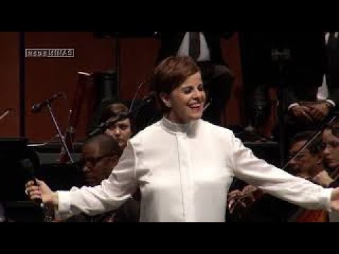 Leila Pinheiro - Valsa Brasileira (Edu Lobo - Chico Buarque) | com Orquestra Sinfônica de MG